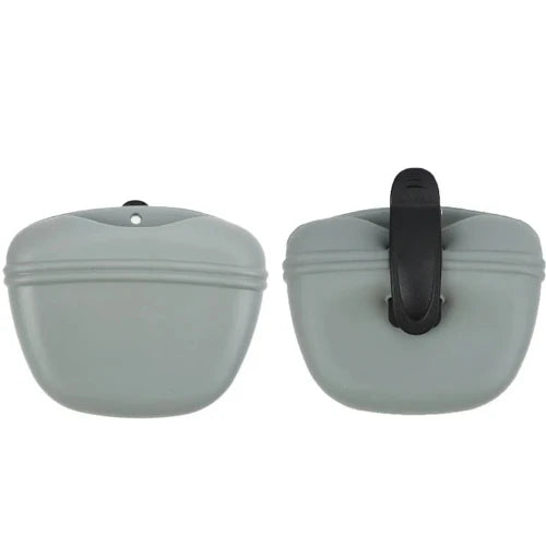 Boite grise pour transporter les croquettes de votre Chihuahua. Pratique lors des promenades pour donner à manger à votre petit chien ou chat