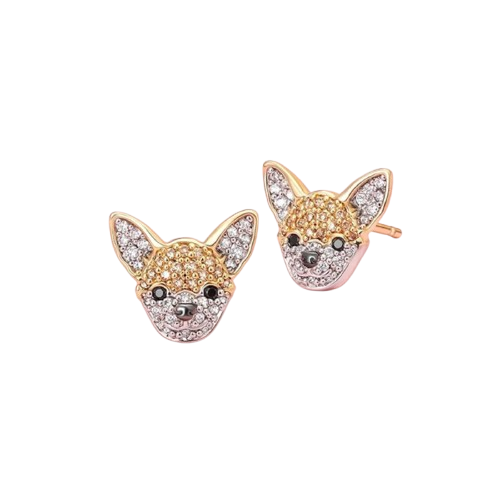 Bijoux Chihuahua : boucles d’oreilles dorée et diamant avec des motifs chihuahua en relief, parfait pour les amoureux des petits chiens - vue de face