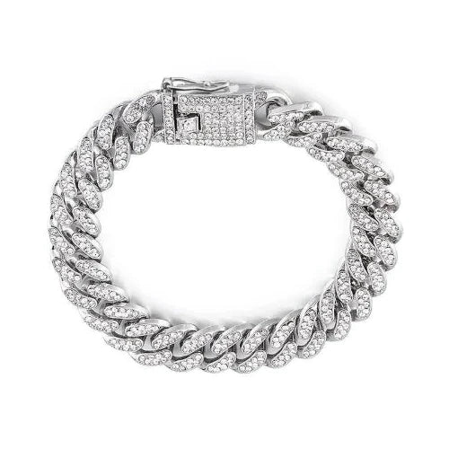 Collier pour Chihuahua argenté avec diamants pour offrir confort et sécurité à votre petit chien ou chat