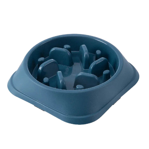 Gamelle anti gloutons ronde en plastique résistant de couleur bleu. Adaptée pour les croquettes et l’eau. Convient à tous les petits chiens et les chats. Vendue sur la boutique Mon Petit Chihuahua.