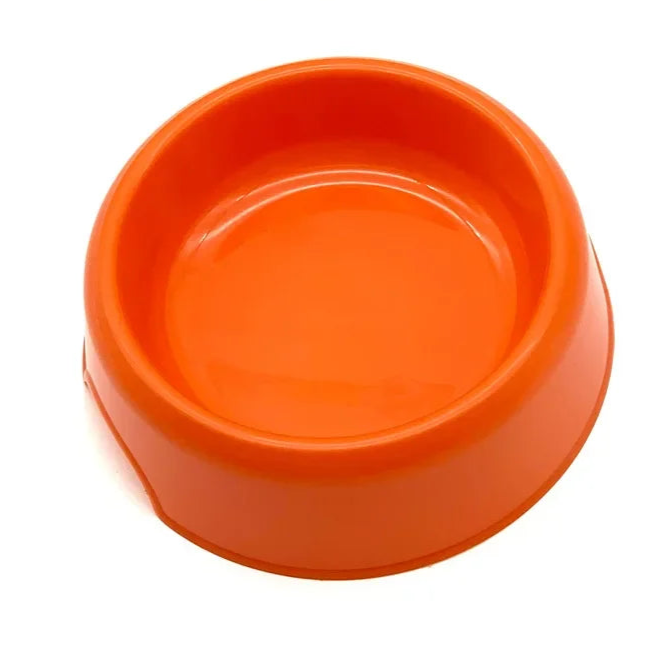 Gamelle simple en plastique rΓ©sistant, couleur orange. AdaptΓ©e aux petits chiens et aux chats. Vendue sur la boutique Mon Petit Chihuahua.