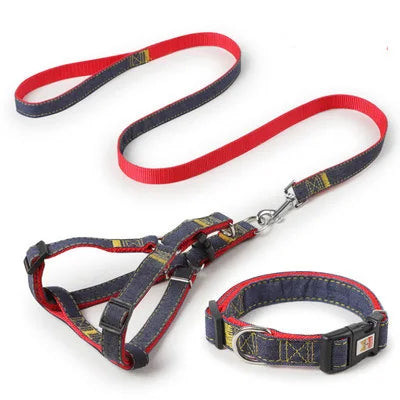Harnais noir et rouge pour petit chien avec collier et laisse assortie. Confortable, convient aux petits chiens, chihuahuas, ou aux chats.
