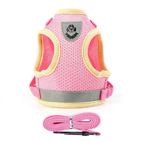 Harnais pour chiens rose réfléchissant. Vendu avec sa Laisse assortie. Confortable, convient aux petits chiens, chihuahuas, ou aux chats. Vendu dans la boutique « Mon Petit Chihuahua »