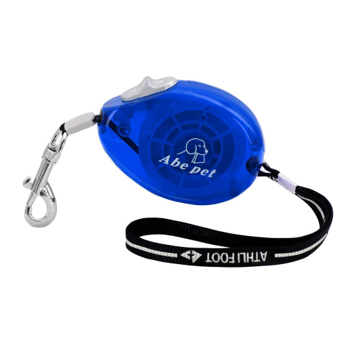 Laisse miniature rétractable bleue pour chiens. Pratique, convient aux petits chiens, chihuahuas, ou aux chats. Vendu dans la boutique « Mon Petit Chihuahua »
