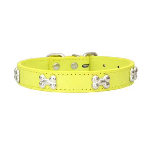 Collier pour Chihuahua en cuir jaune clair avec motifs os. Résistant pour offrir confort et sécurité à votre petit chien ou chat