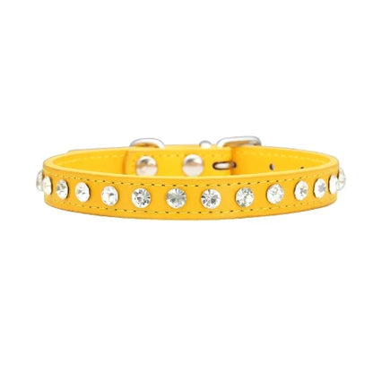 Collier pour Chihuahua jaune en cuir avec des strass / diamants. Tendance, pour offrir confort et sécurité à votre petit chien ou chat