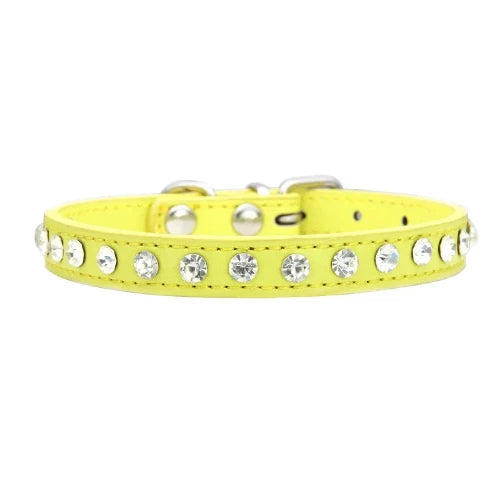 Collier pour Chihuahua jaune en cuir avec des strass / diamants. Tendance, pour offrir confort et sécurité à votre petit chien ou chat