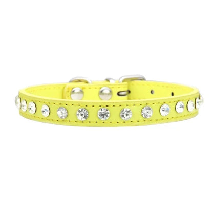 Collier pour Chihuahua jaune en cuir avec des strass / diamants. Tendance, pour offrir confort et sécurité à votre petit chien ou chat