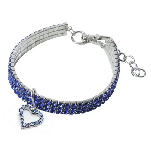 Collier pour Chihuahua en diamants bleus avec pendentif coeur. Tendance, pour offrir confort et sécurité à votre petit chien ou chat
