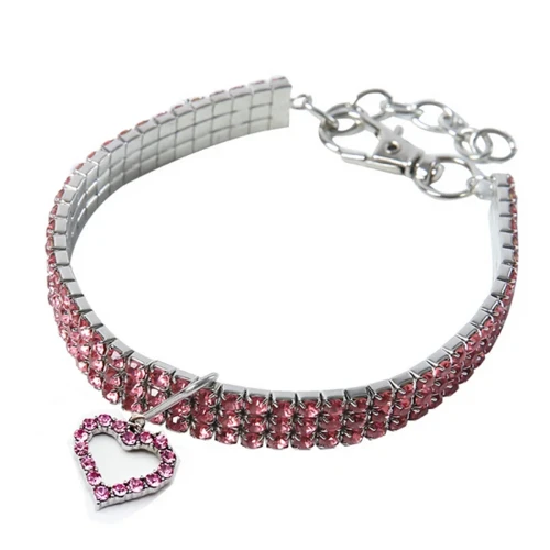 Collier pour Chihuahua en diamants roses avec pendentif coeur. Tendance, pour offrir confort et sécurité à votre petit chien ou chat