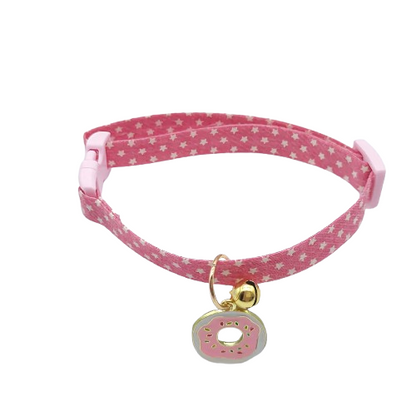 Collier pour Chihuahua rose avec pendentif motif donut. Elégant, pour offrir confort et sécurité à votre petit chien ou chat