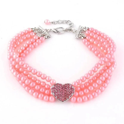 Collier pour Chihuahua en perles rose avec pendentif coeur. Tendance, pour offrir confort et sécurité à votre petit chien ou chat