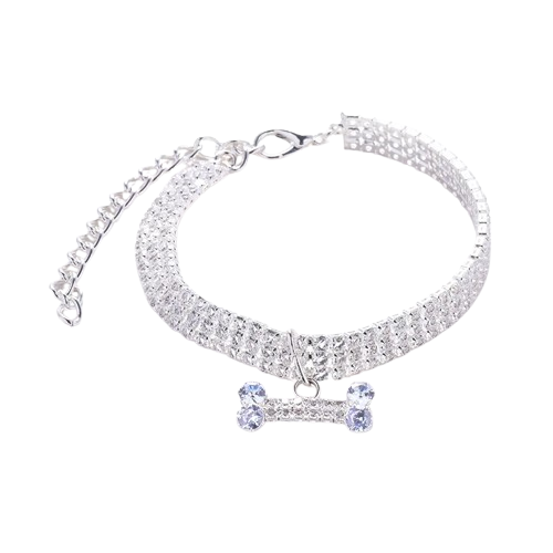 Collier pour chiens avec strass argenté et pendentif OS. Confortable, convient aux petits chiens, chihuahuas, ou aux chats. Vendu dans la boutique « Mon Petit Chihuahua »
