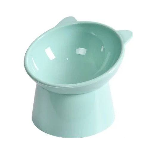 Gamelle colorée surélevée. Adaptée pour les croquettes ou l’eau. Convient à tous les petits chiens et les chats. Vendue sur la boutique Mon Petit Chihuahua. Couleur vert