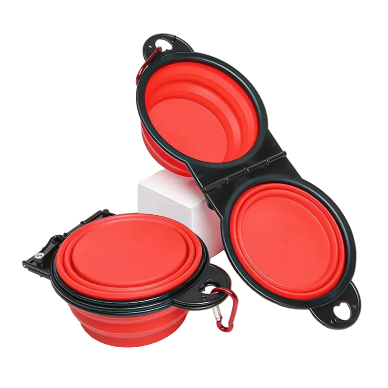 Gamelle double de voyage, pliable en silicone. Adaptée aux promenades. Convient à tous les petits chiens et les chats. Vendue sur la boutique Mon Petit Chihuahua. Couleur rouge