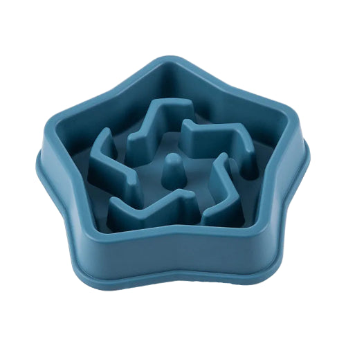 Gamelle anti gloutons en forme d’étoile. En plastique résistant de couleur bleu. Adaptée pour les croquettes et l’eau. Convient à tous les petits chiens et les chats. Vendue sur la boutique Mon Petit Chihuahua.
