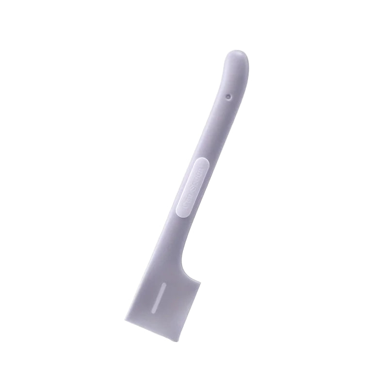 Spatule à pâté colorée, pour racler le fond des boites de conserve. Couleur gris. Adaptée à tous les petits chiens et les chats. Vendue sur la boutique Mon Petit Chihuahua.