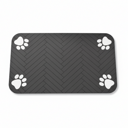 Tapis absorbant rectangulaire pour poser les gamelles de croquettes ou d’eau. Convient à tous les petits chiens et les chats. Vendue sur la boutique Mon Petit Chihuahua. Couleur noir