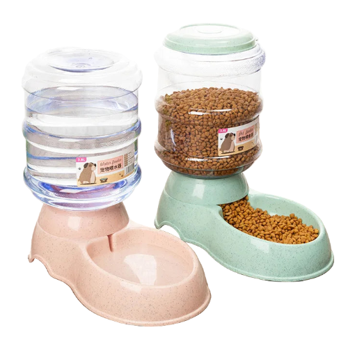 Gamelle distributeur automatique de grande capacité pour l’eau ou les croquettes. Adaptée à tous les petits chiens et les chats. Vendue sur la boutique Mon Petit Chihuahua.