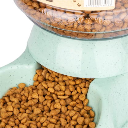 Gamelle distributeur automatique de grande capacité pour l’eau ou les croquettes. Adaptée à tous les petits chiens et les chats. Vendue sur la boutique Mon Petit Chihuahua. Vue zoomé sur le compartiment de croquettes
