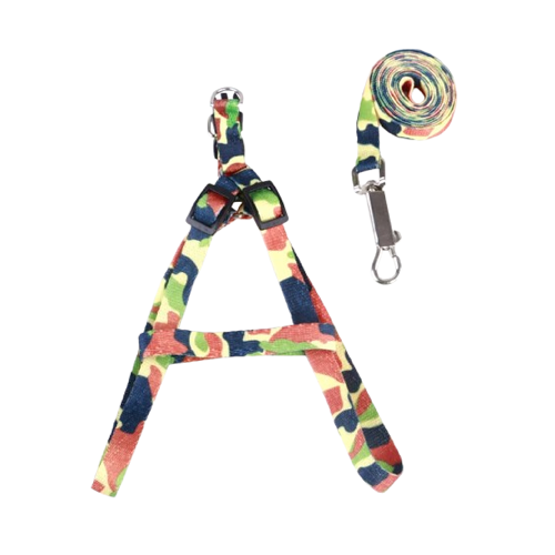 Harnais motif Camouflage pour petit chien avec sa laisse assortie. Confortable, convient aux petits chiens, chihuahuas, ou aux chats.