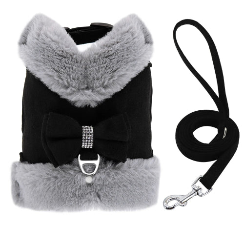 Harnais pour chiens chaud rembourré noir. Vendu avec sa Laisse assortie. Confortable, convient aux petits chiens, chihuahuas, ou aux chats. Vendu dans la boutique « Mon Petit Chihuahua »