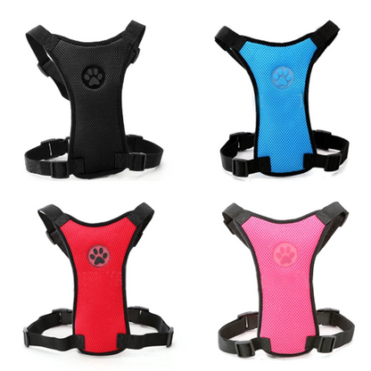 Harnais de plusieurs couleurs pour attacher votre petit chien lors de vos trajets en voiture. Convient à tous les véhicules. S’adapte aux petits chiens, chihuahuas, ou aux chats.