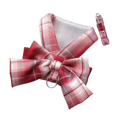 Harnais pour chiens en forme de Jupe rouge à carreaux. Vendu avec sa Laisse assortie. Confortable, convient aux petits chiens, chihuahuas, ou aux chats. Vendu dans la boutique « Mon Petit Chihuahua »
