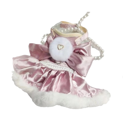 Harnais pour chiens en forme de Robe de princesse rose avec sa laisse assortie. Confortable, convient aux petits chiens, chihuahuas, ou aux chats. Vendu dans la boutique « Mon Petit Chihuahua »