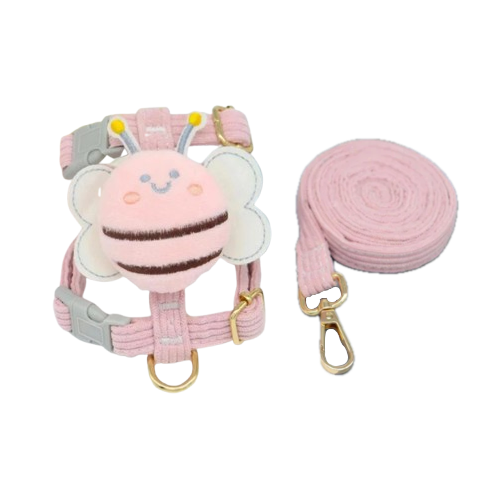 Harnais rose pour chiens avec abeille en relief sur le dos. Vendu avec avec sa laisse assortie. Confortable, convient aux petits chiens, chihuahuas, ou aux chats.