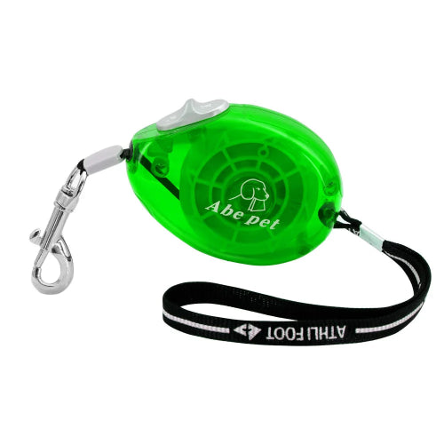 Laisse miniature rétractable verte pour chiens. Pratique, convient aux petits chiens, chihuahuas, ou aux chats. Vendu dans la boutique « Mon Petit Chihuahua »

