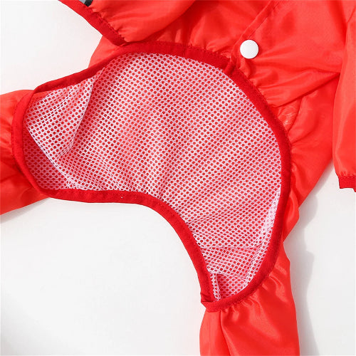 Manteau pour Chihuahua : imperméable kway rouge avec capuche transparente. Motifs grenouille sur la capuche.Confortable, parfait pour protéger votre petit chien ou chat les jours de pluie. Vue des détails du kway