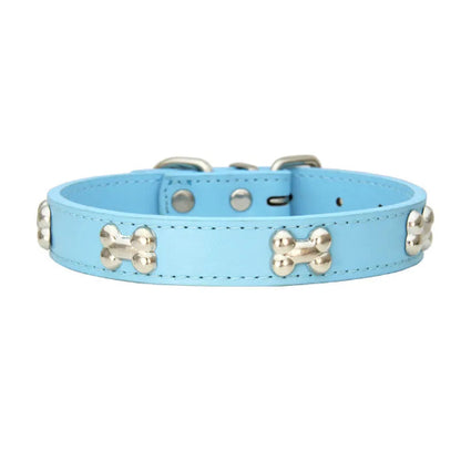 Collier pour Chihuahua en cuir bleu ciel avec motifs os. Résistant pour offrir confort et sécurité à votre petit chien ou chat